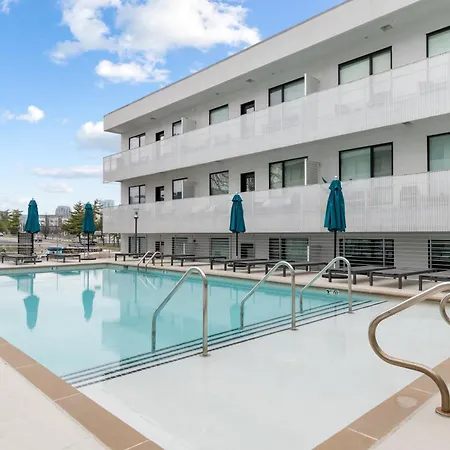 Modern, Music Row, Central, Pool, Gym